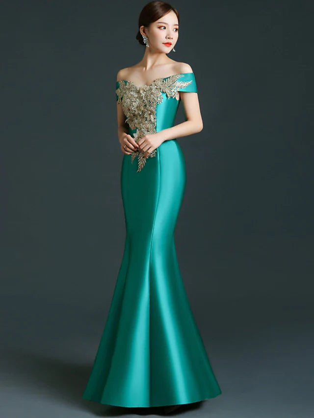Wholesale Mermaid / Trumpet Mother of the Bride Dress Elegant Off Shoulder Floor Length Satin Short Sleeve with Appliques